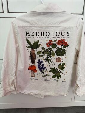 Herbology Graphic Jacket - Botanical Print in White